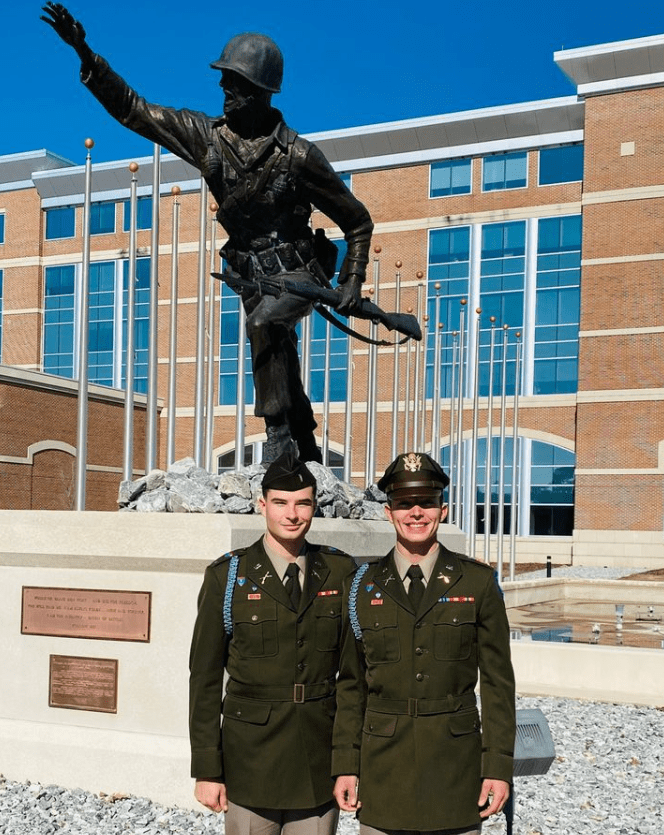 Second Lieutenants Bray and Wood - Class of 2022