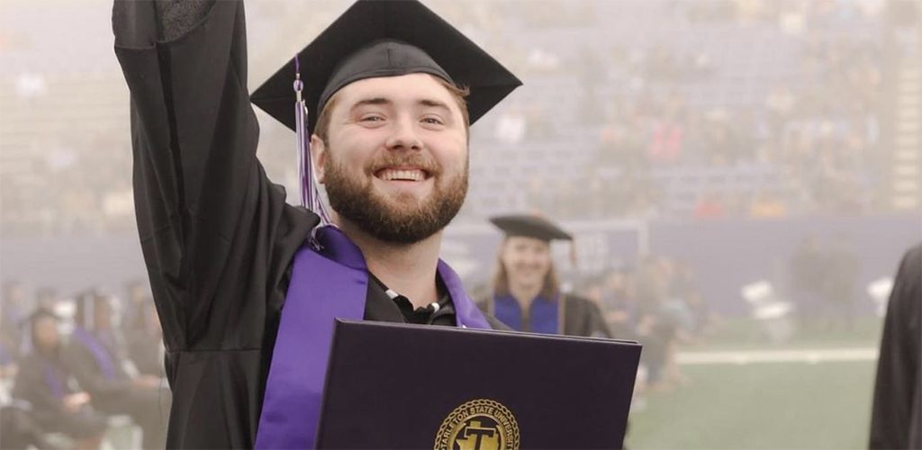 students graduating with honors